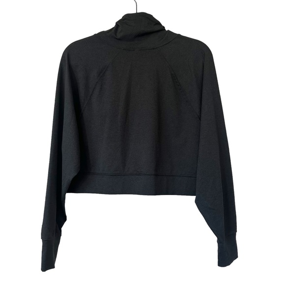 vuori Halo Crop Funnel Neck - Picture 13 of 13
